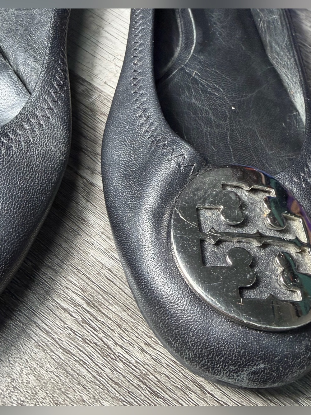 Tory Burch Black Leather Logo Ballet Flats - Picture 7 of 13